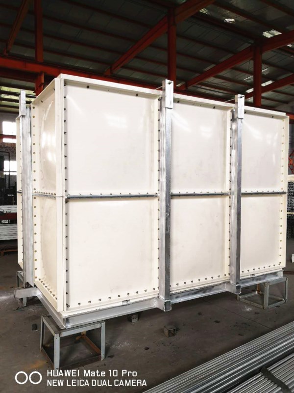 我們運輸玻璃鋼水箱時應該注意哪些問題？